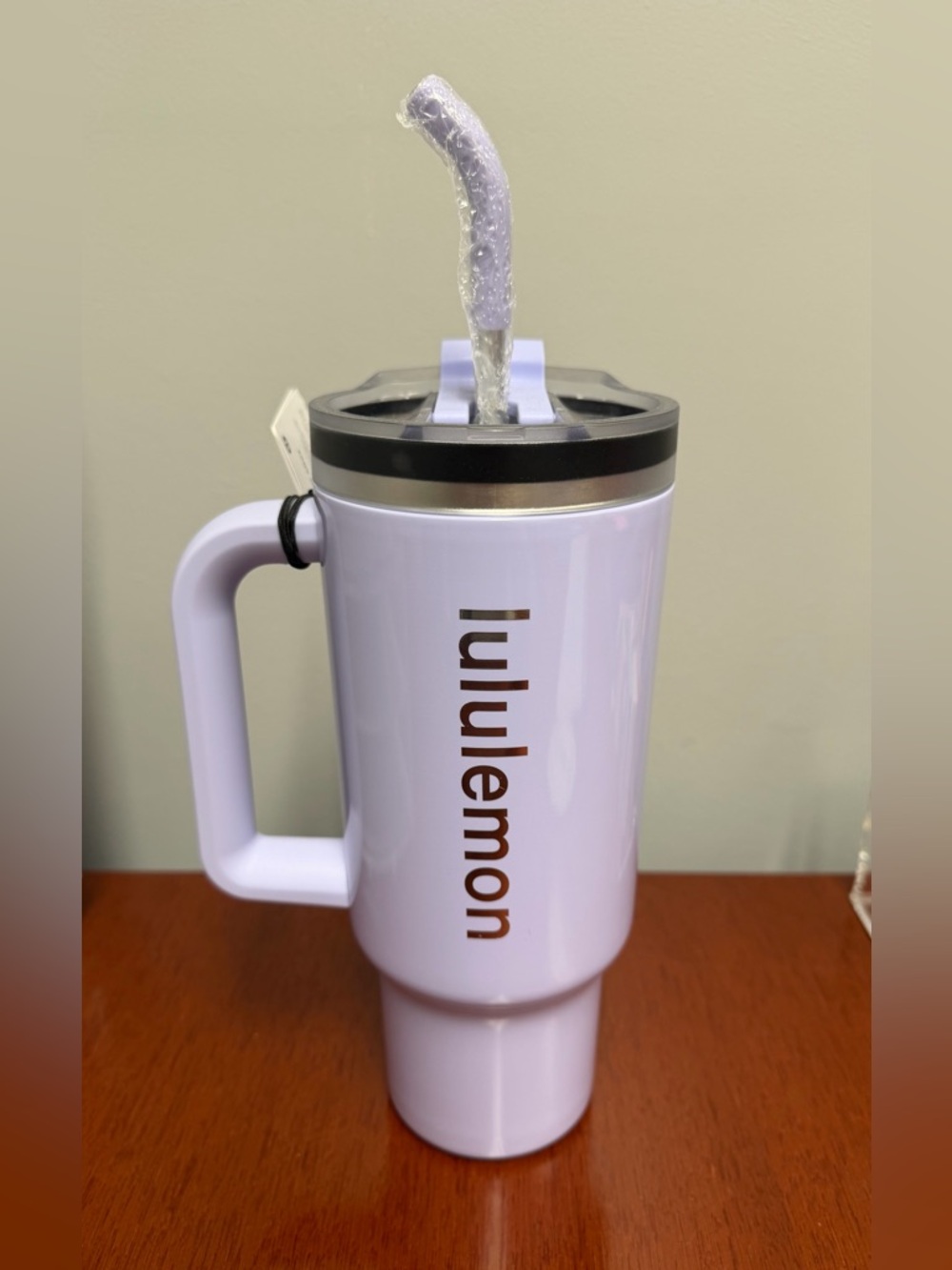 lululemon 40 oz Tumbler